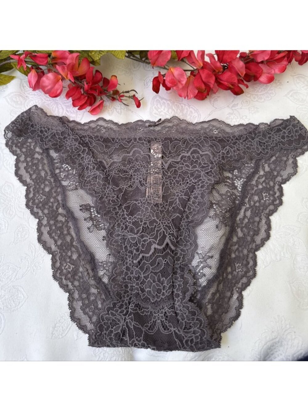 VICTORIA'S SECRET L DARK PURPLE LACE DREAM ANGELS CHEEKINI TANGA PANTIES NWT